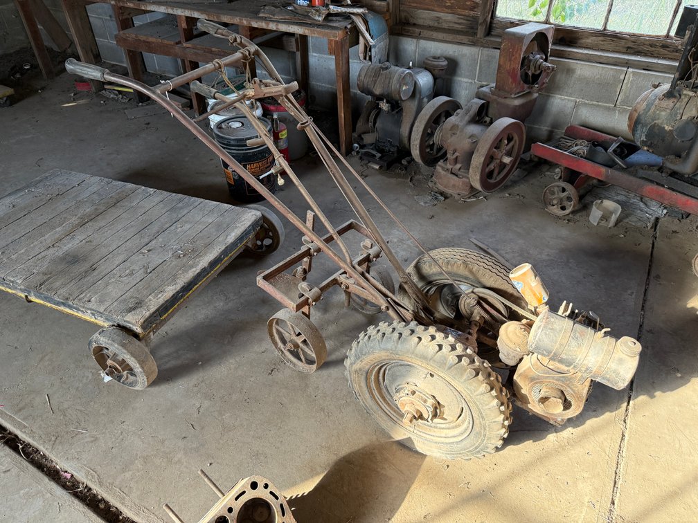Iron, Antique Tractors, Parts: Online Only Auction photo 5