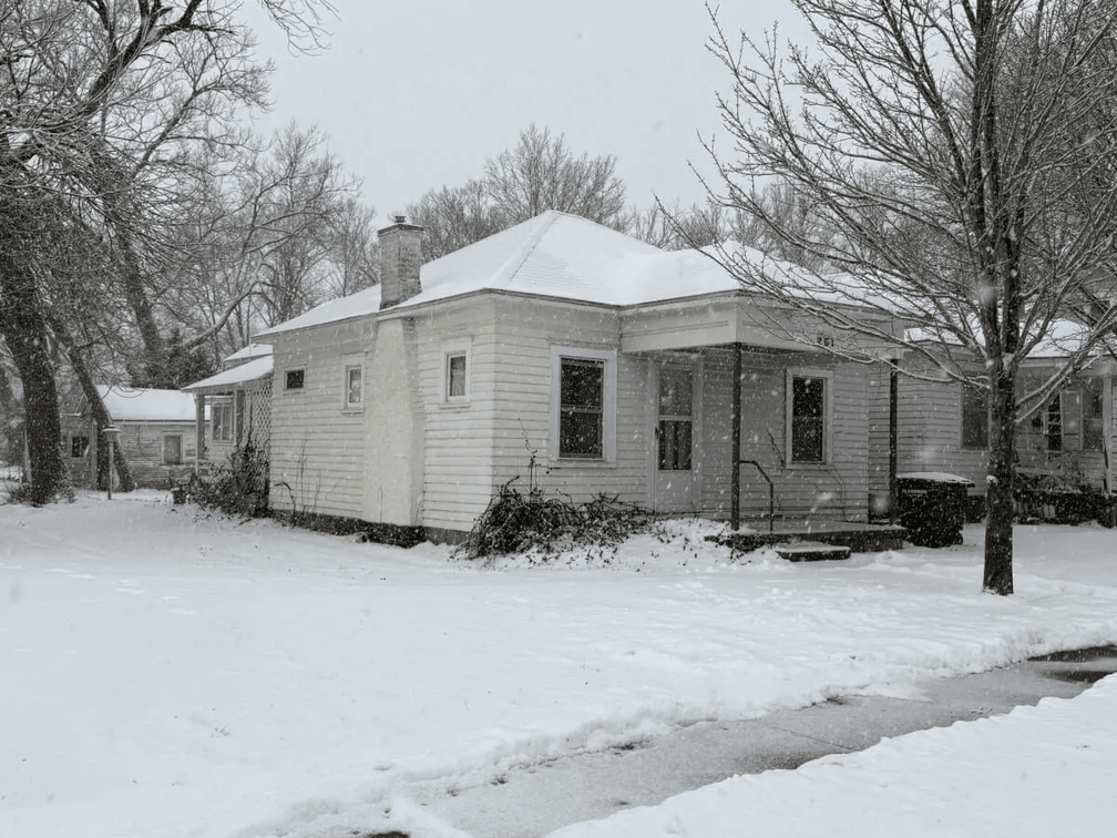 Investment Real Estate Auction: 201 W Olive Ave, El Dorado, KS 67042 photo 1