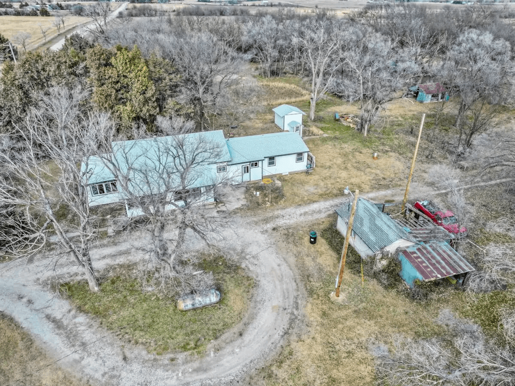 15+- Acre Butler County Retreat: 12556 SW Hopkins Switch Rd, Augusta, KS 67010 photo 2