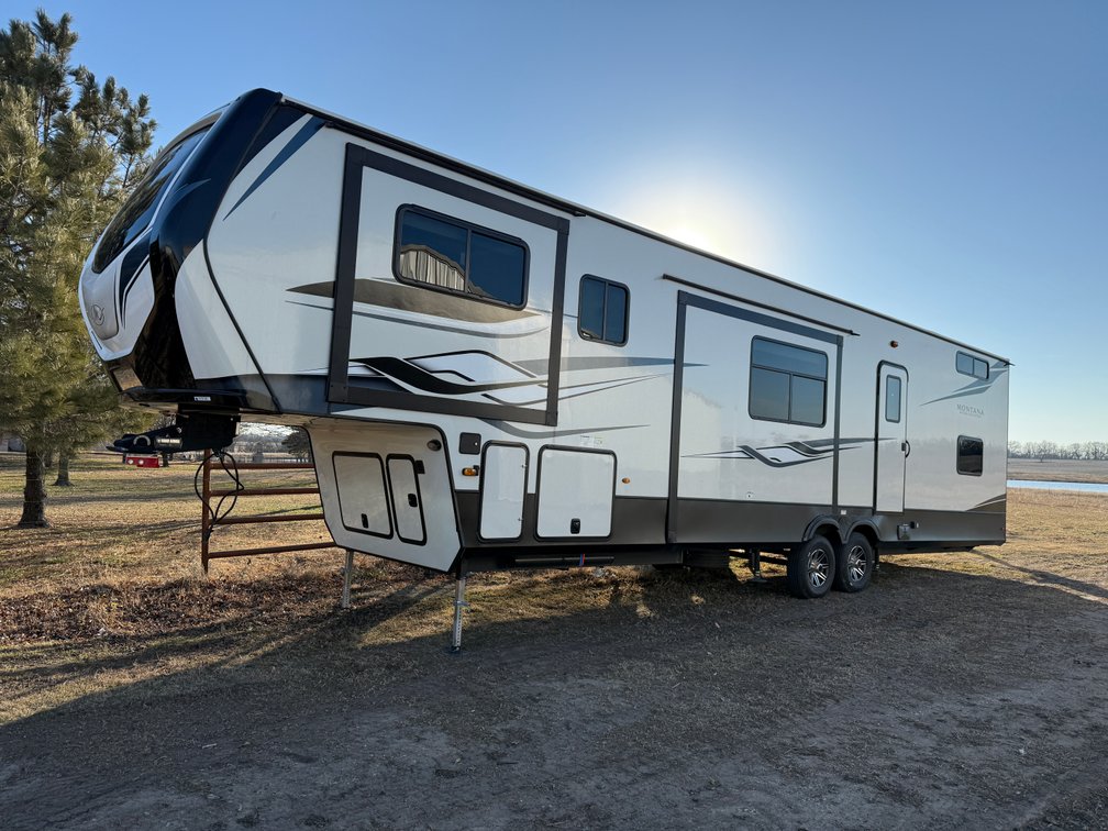2023 Luxury 5th Wheel, Construction Equipment, Vehicles & More photo 2