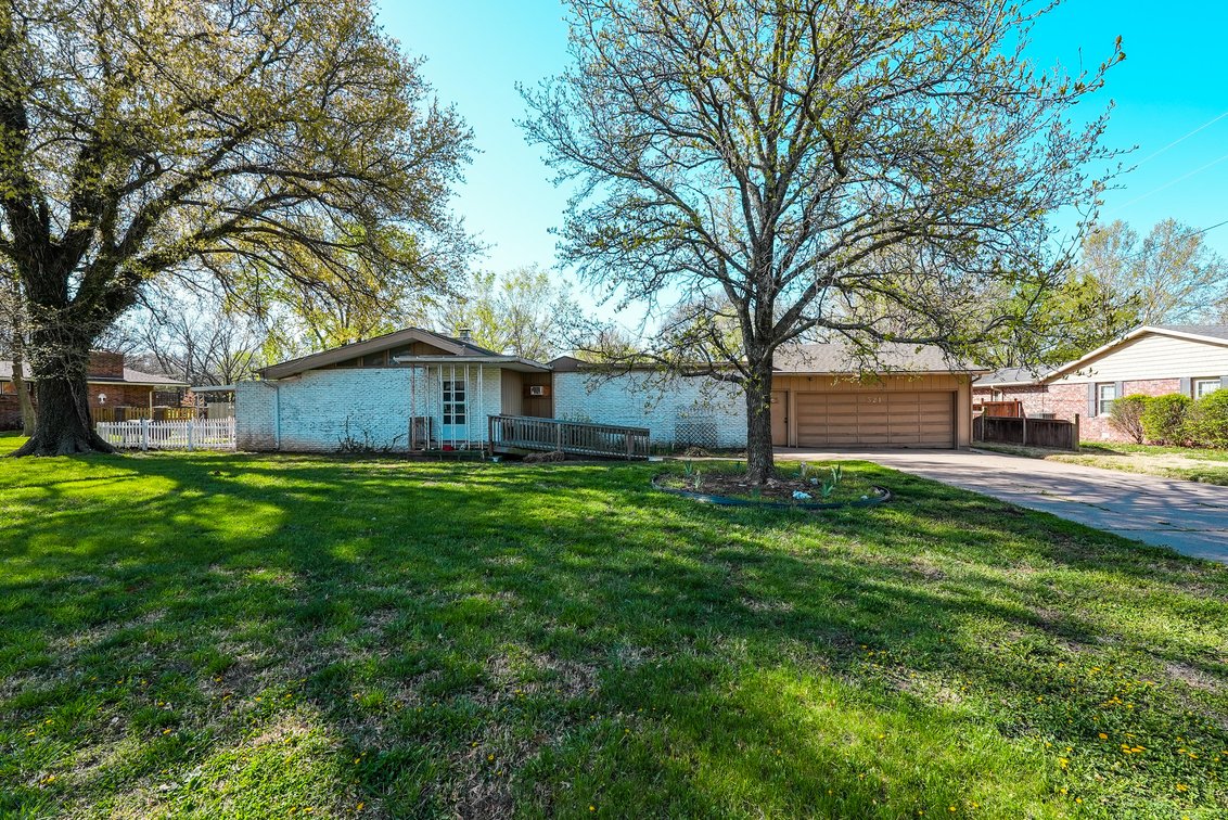 521 Post Rd, El Dorado, KS 67042 photo 2