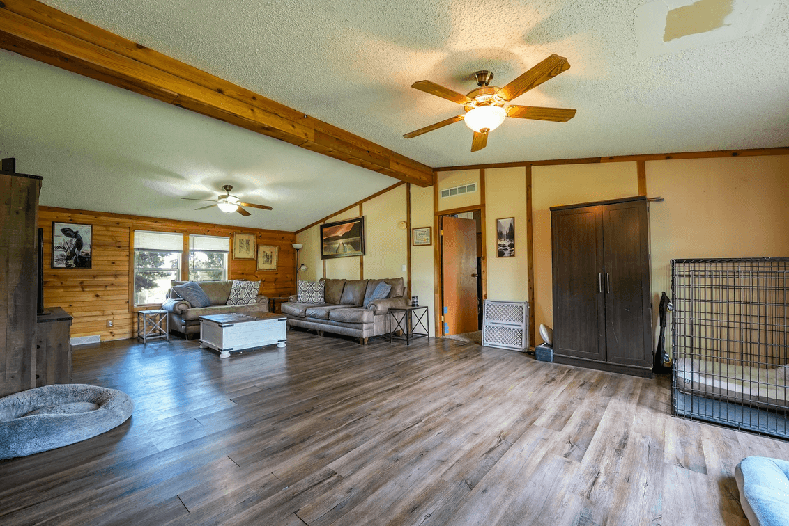 9224 W 82nd St N, Valley Center KS: 4 Bed 2 Bath on 4.7 Acres photo 3
