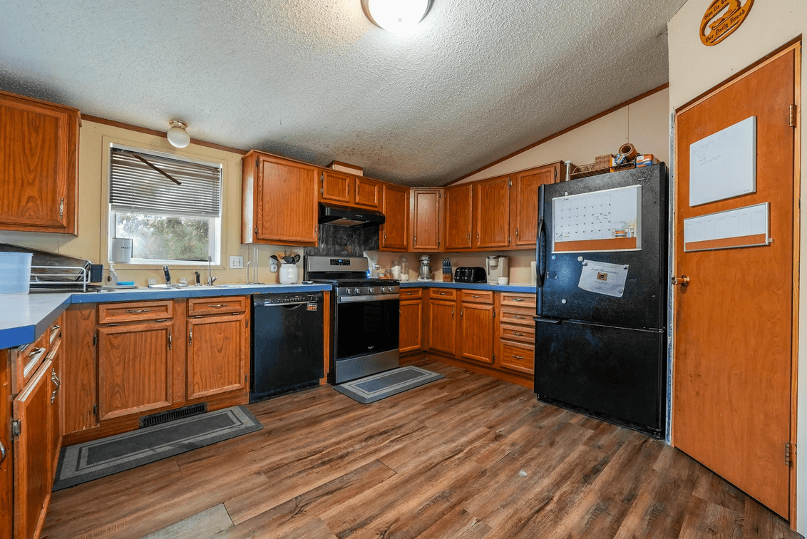 9224 W 82nd St N, Valley Center KS: 4 Bed 2 Bath on 4.7 Acres photo 6