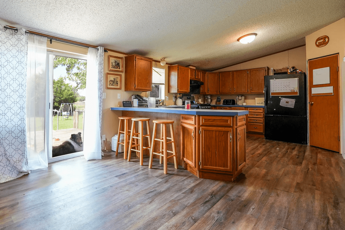 9224 W 82nd St N, Valley Center KS: 4 Bed 2 Bath on 4.7 Acres photo 7
