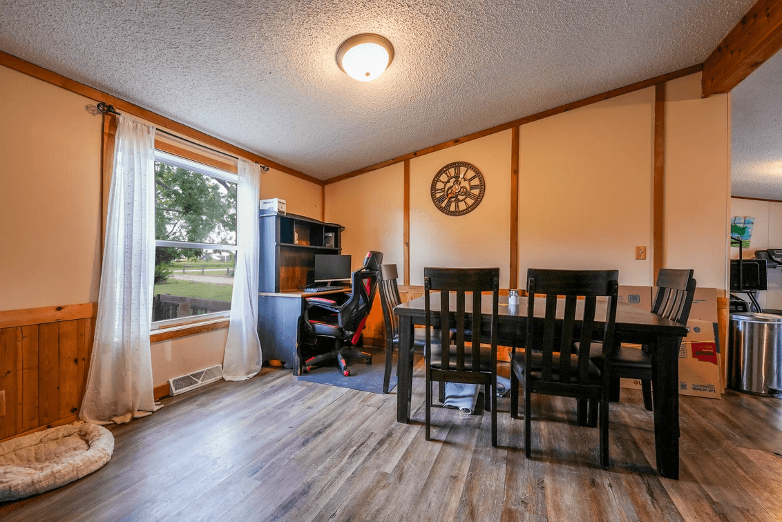 9224 W 82nd St N, Valley Center KS: 4 Bed 2 Bath on 4.7 Acres photo 8