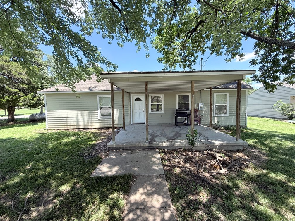 2 Bed 2 Bath Home in Gridley, Kansas with Vehicles, Mower, and Tools photo 2