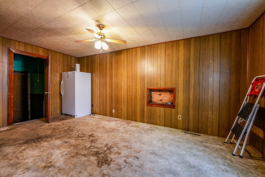 2 Bed 1 Bath Home: 1507 Moyle St, Augusta, KS 67010 photo 8