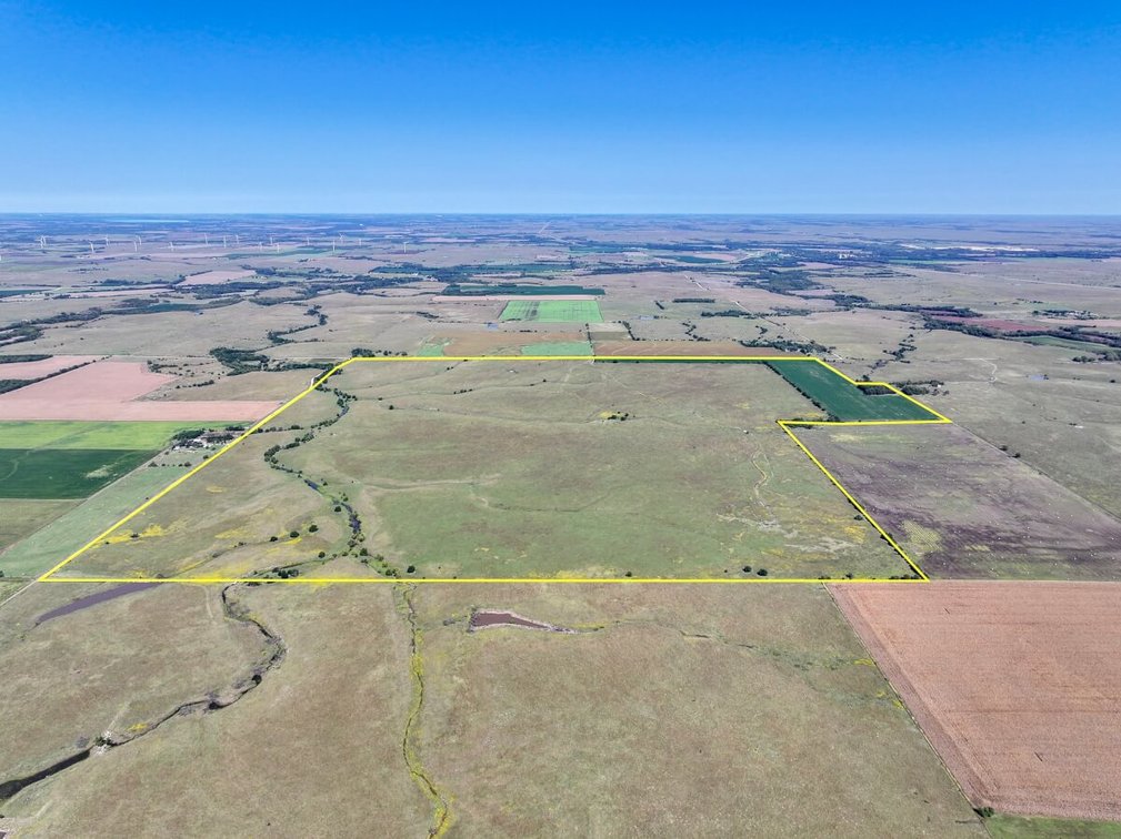 550 Acres Flint Hills Pasture & Tillable – Marion County, KS Near Florence photo 1