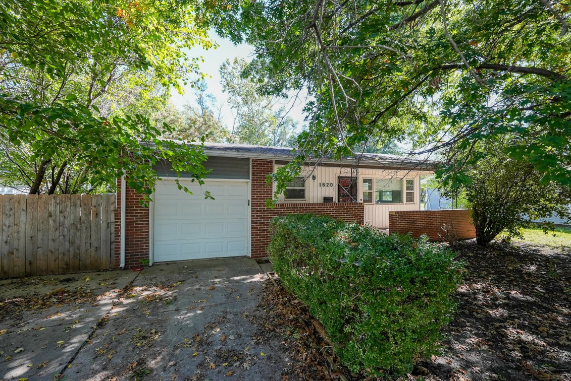 1620 Montana, El Dorado, KS – Residential Real Estate Auction photo 1