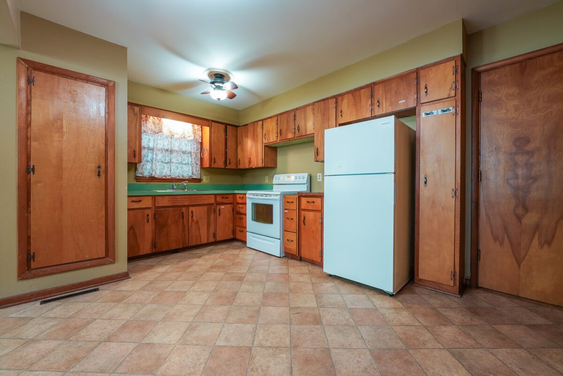 1620 Montana, El Dorado, KS – Residential Real Estate Auction photo 6