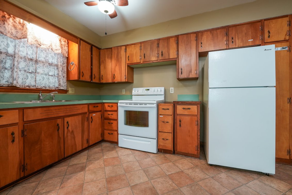 1620 Montana, El Dorado, KS – Residential Real Estate Auction photo 7