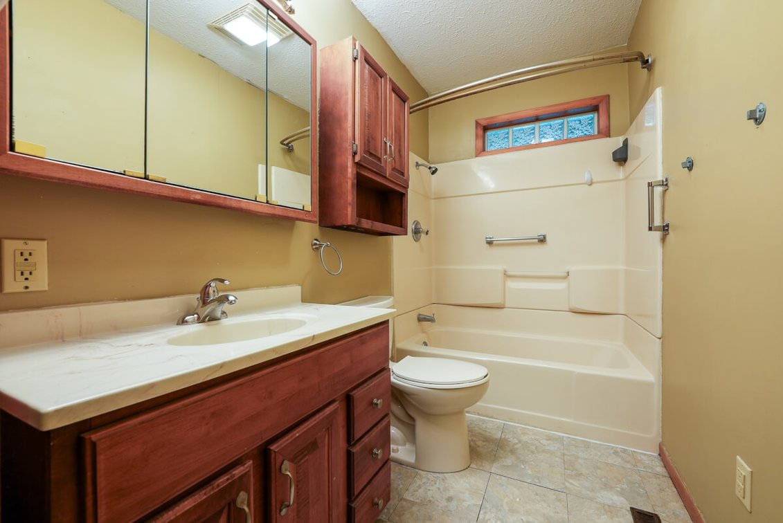 1620 Montana, El Dorado, KS – Residential Real Estate Auction photo 9