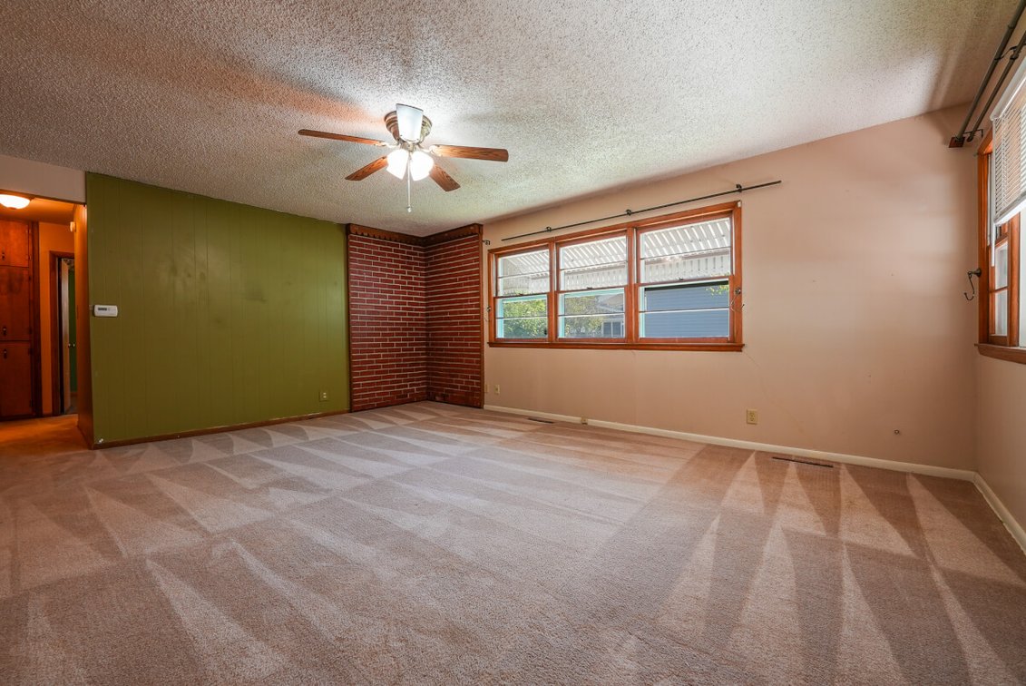 1620 Montana, El Dorado, KS – Residential Real Estate Auction photo 4