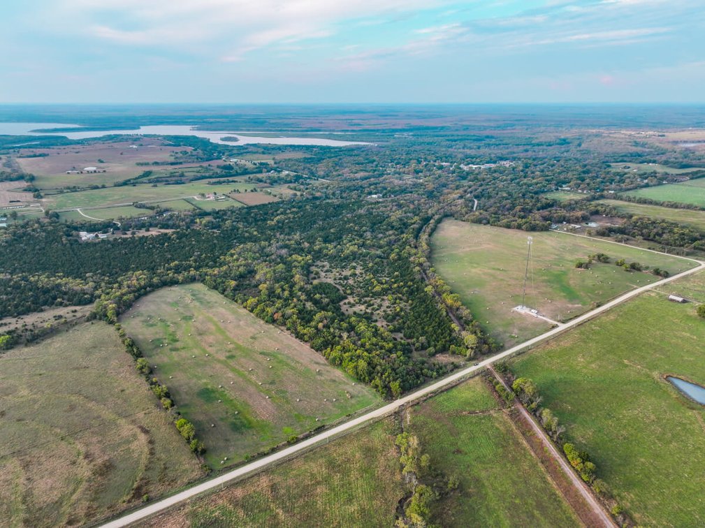 131 Acres Near Toronto, Woodson County, Kansas – Hunting, Pond, Pasture, Trees & Tower Income photo 2