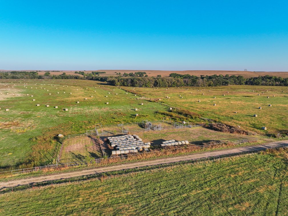 128.8 Acres Cowley County, KS – Grouse Creek, Cattle Pens, Brome Grass, Trees & Hunting/Fishing! photo 10