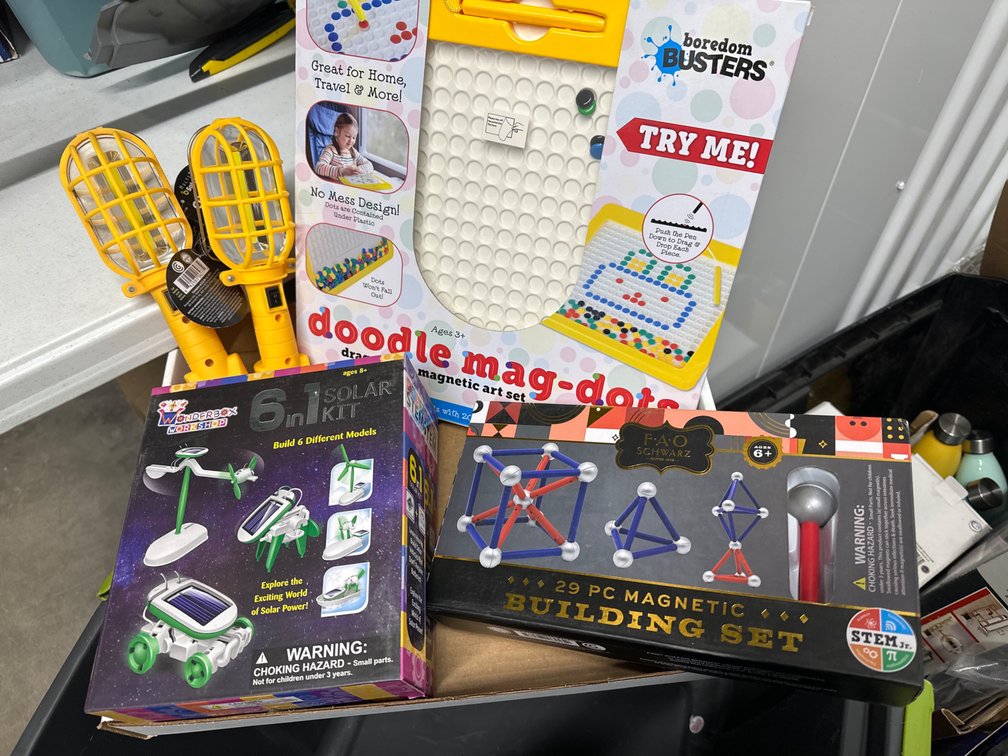 Building Sets, Toys