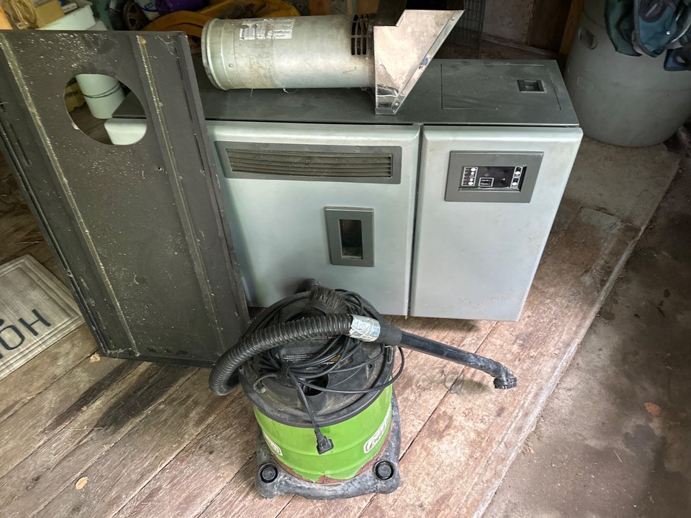 Wall Mount Pellet Stove with Ash Vacuum