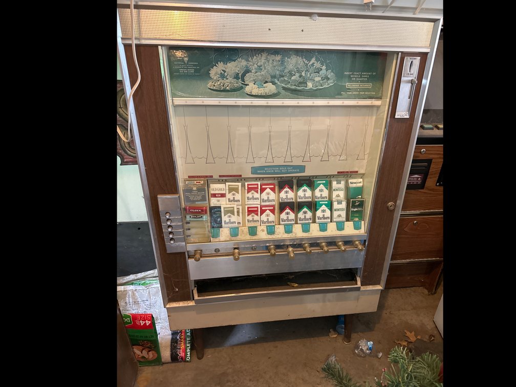 Cigarette Machine-DOES NOT WORK