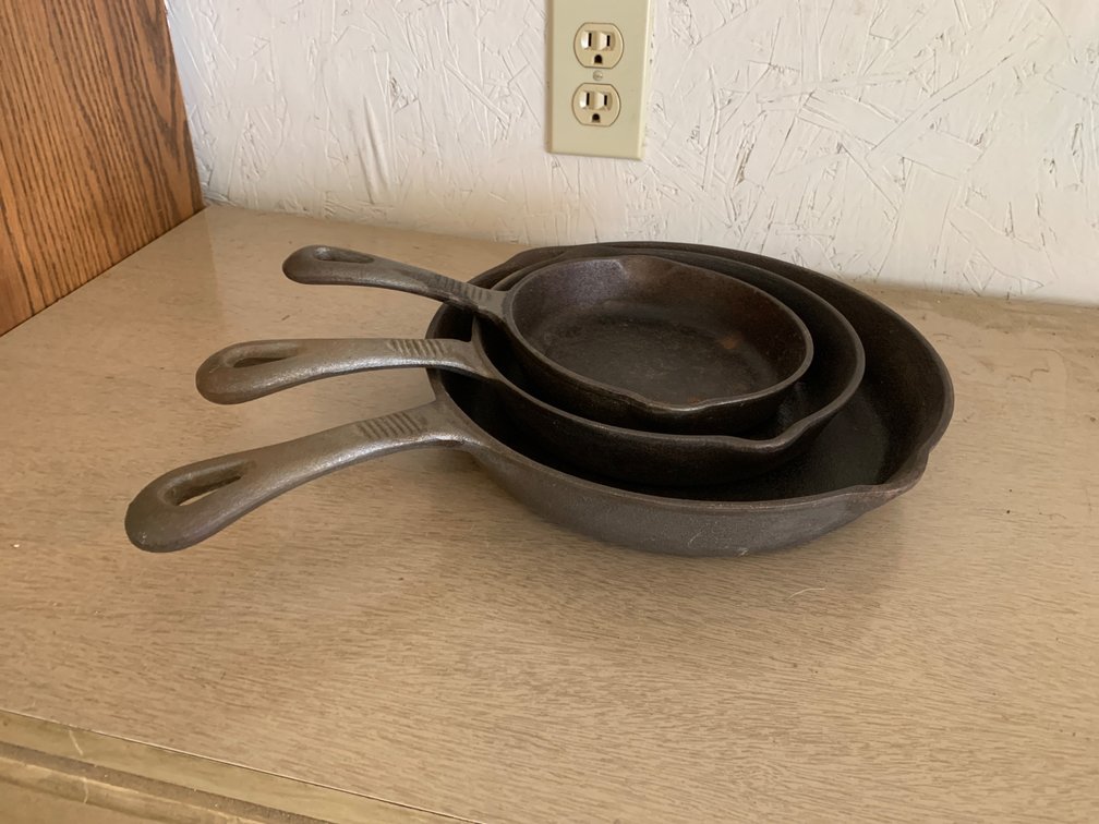 3 Cast Iron Pans