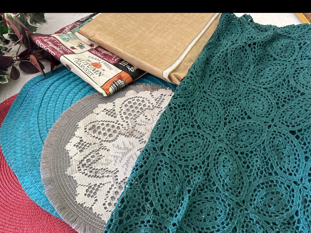 Table Cloth and Placemats