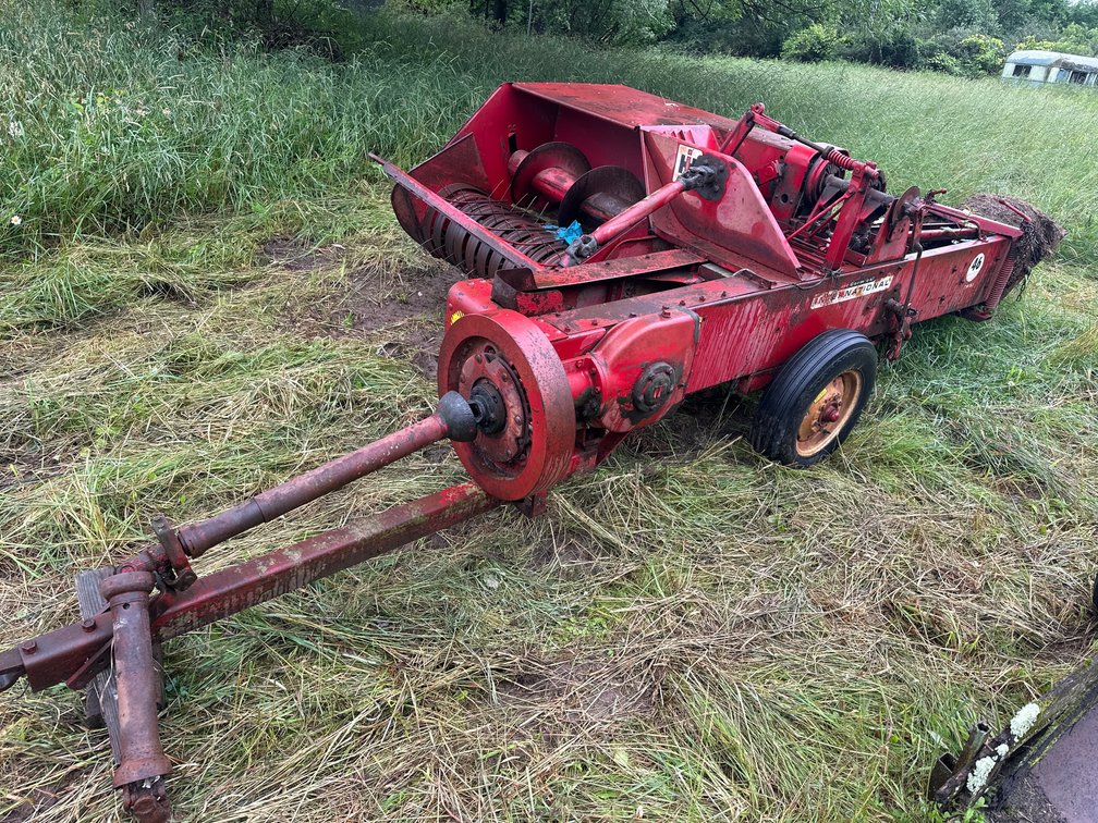 International Harvester Baler-Untested