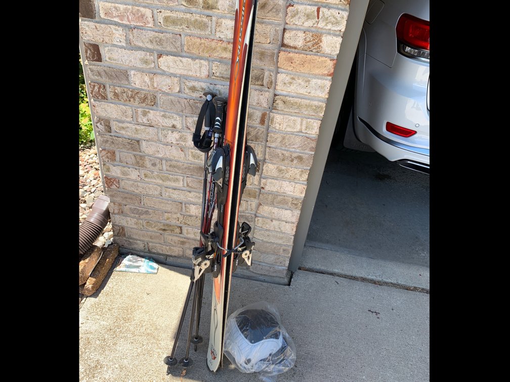 Skiis, Helmet