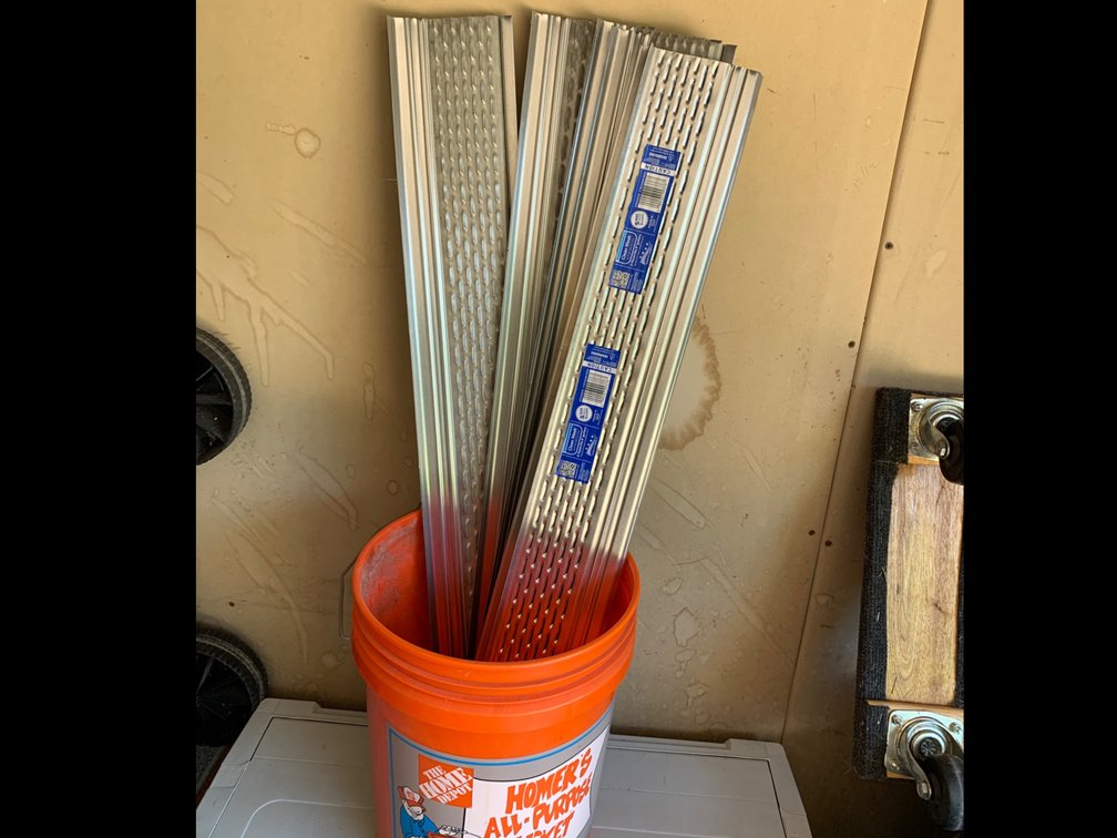 6 Gutter Panels, Spouts