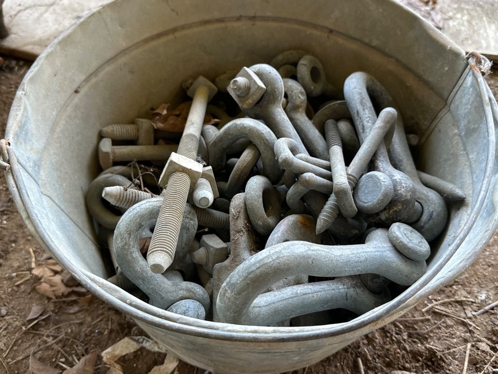 Metal Bucket with Clevices