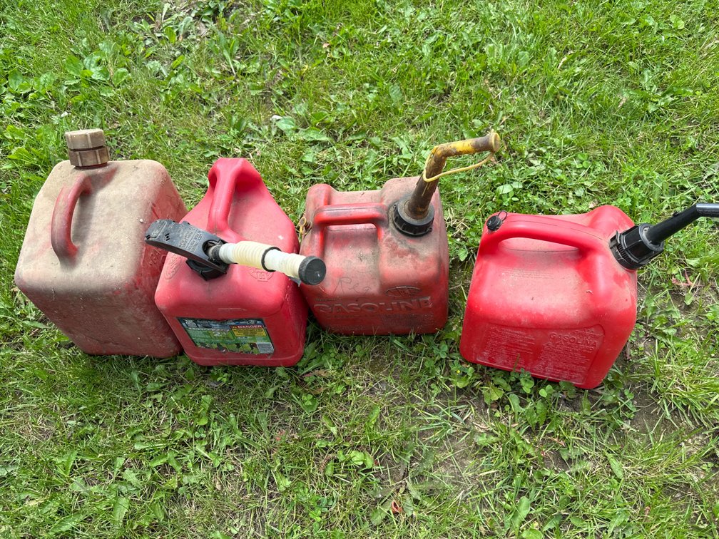 2 Gallon Gas Cans