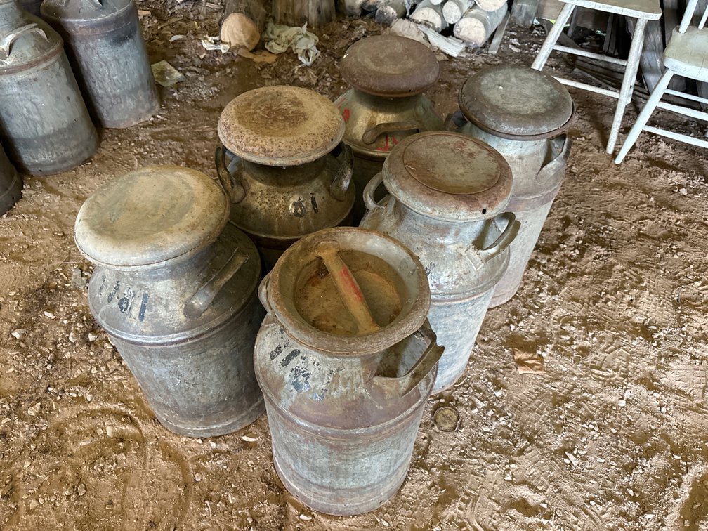6 Milk Cans