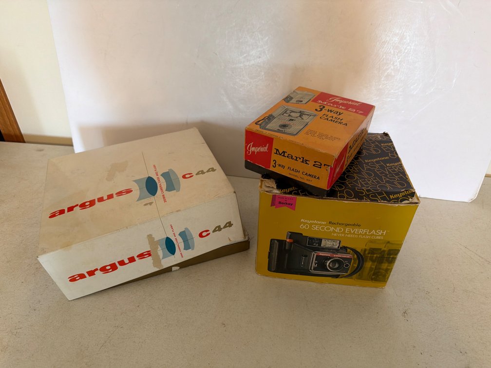 Old Cameras, Box