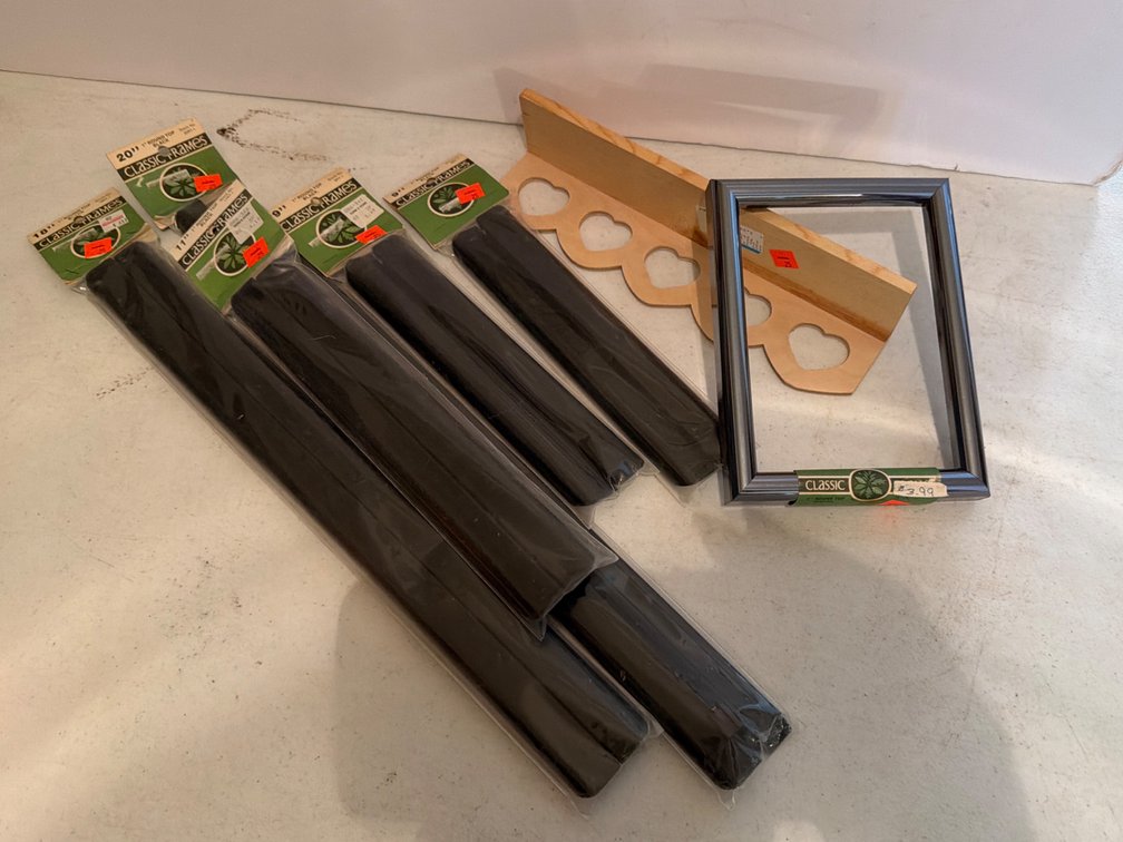 Classic Frames, Wood Shelf