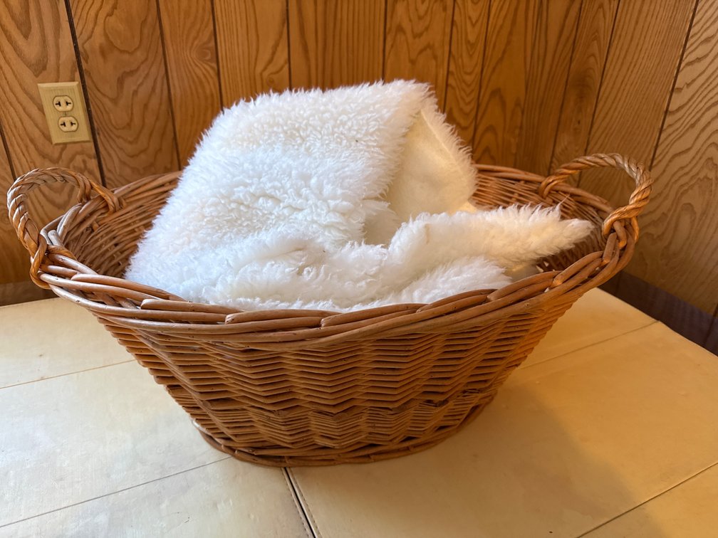 Wicker Laundry Basket with Sherpa Material