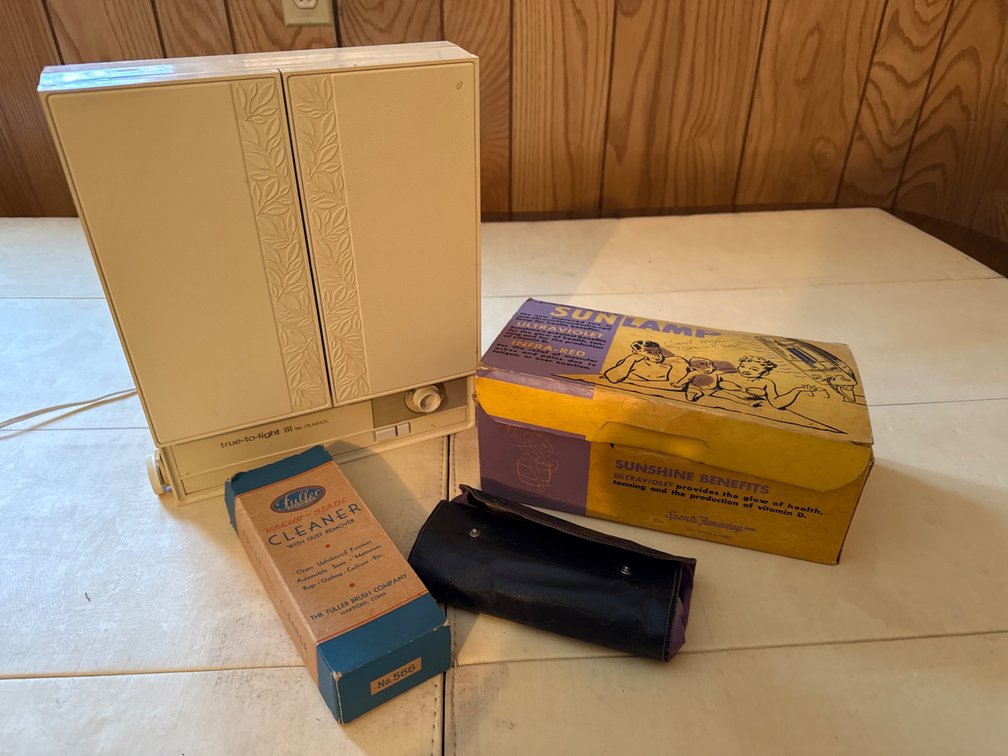Makeup Mirror, Dust Remover, Sun Lamp and Pedicure Set