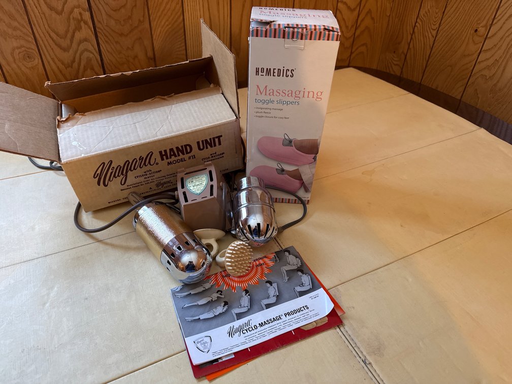Niagara Cyclo-Massager and Toggle Slippers
