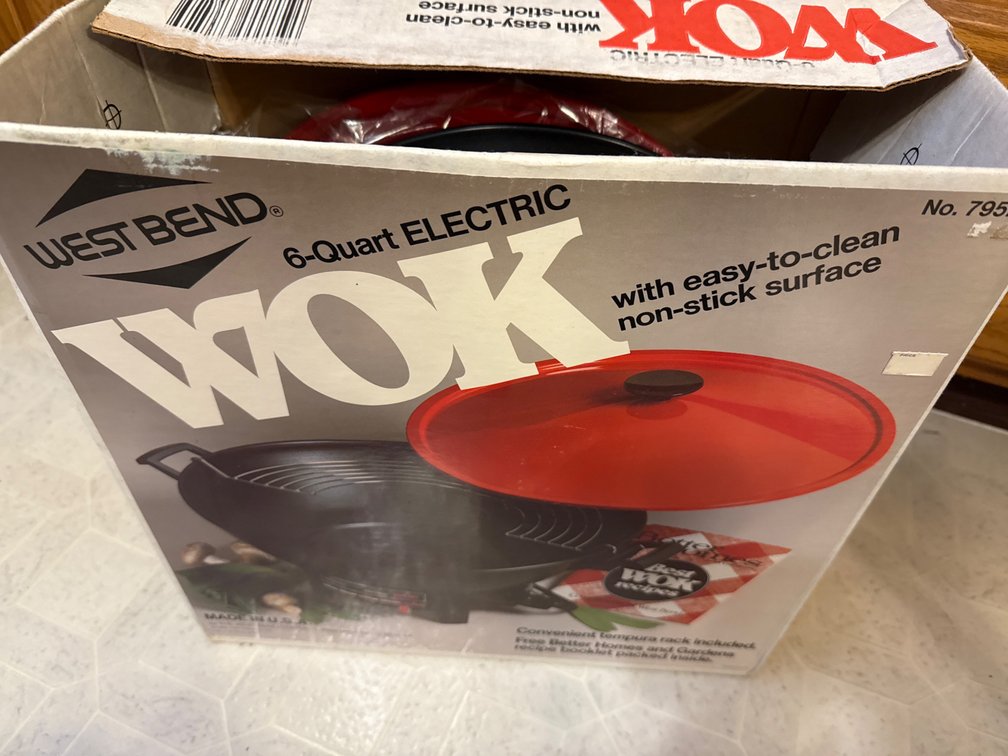 New West Bend Wok
