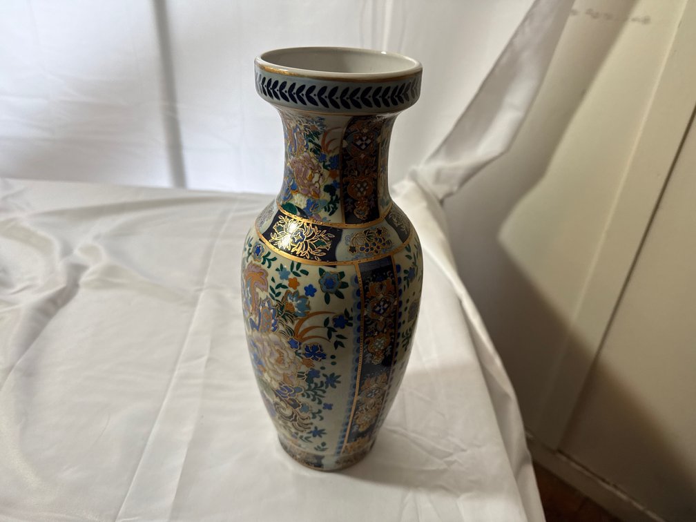 Chinese Hand Painted Vase 11”