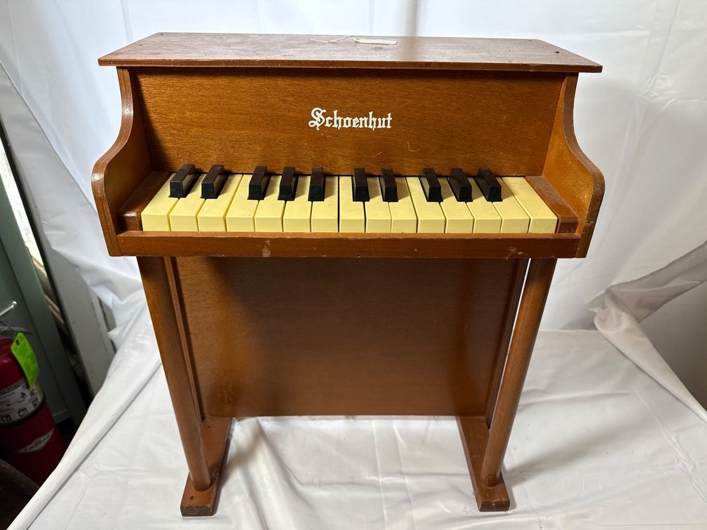 Child’s Schoenhut Piano