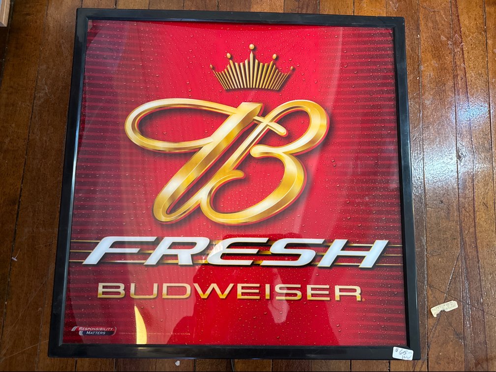 Lighted Budweiser Sign 18.5” x 18”