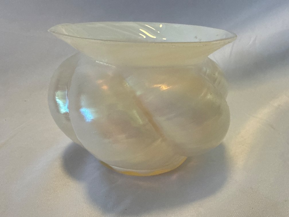 Kralik Art Nouveau Rose Bowl 3.5” x 4”