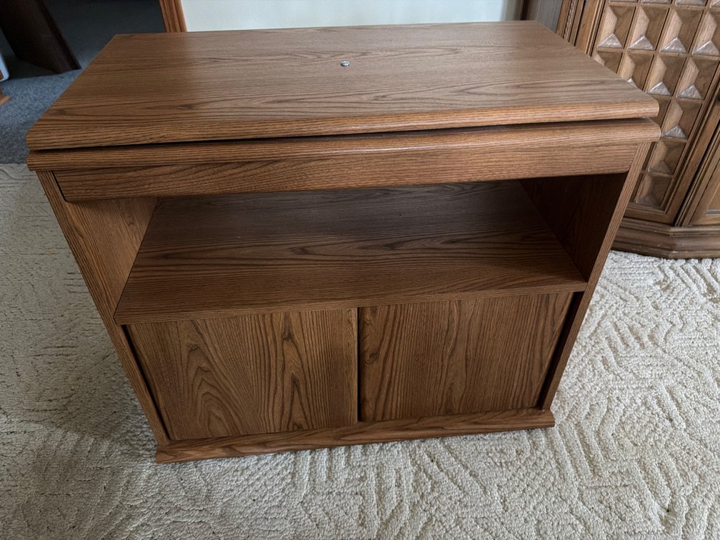 Swivel Top Stand-24” X 28.5” X 16”