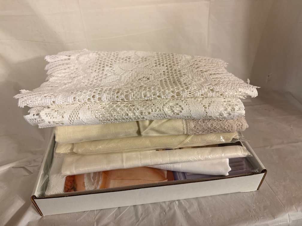 Table Pad, Tablecloths, Runners