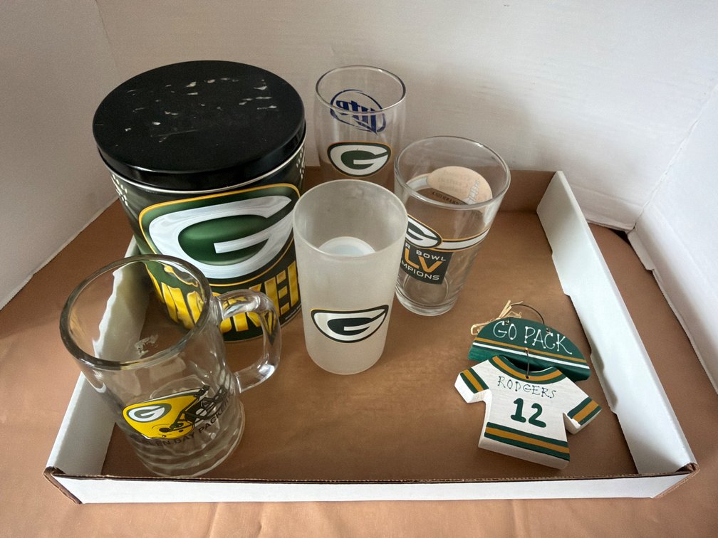 Packer Tin, Glasses