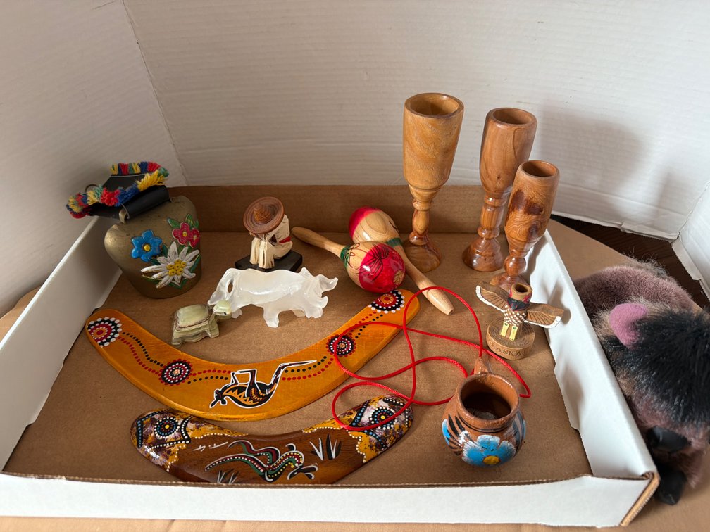 Souvenir  Pieces-Variety