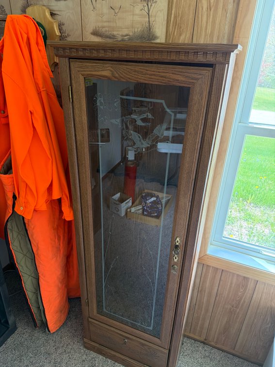 Gun Cabinet-6 Guns, With Keys, 65” X 23.5” X 12”