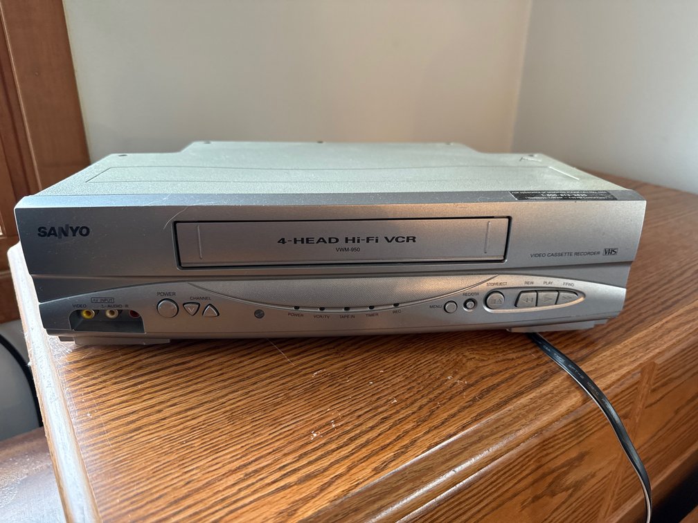 Sanyo VCR- no remote