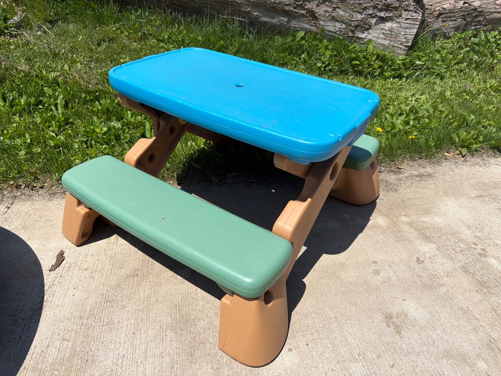 Step 2 Child’s Picnic Table