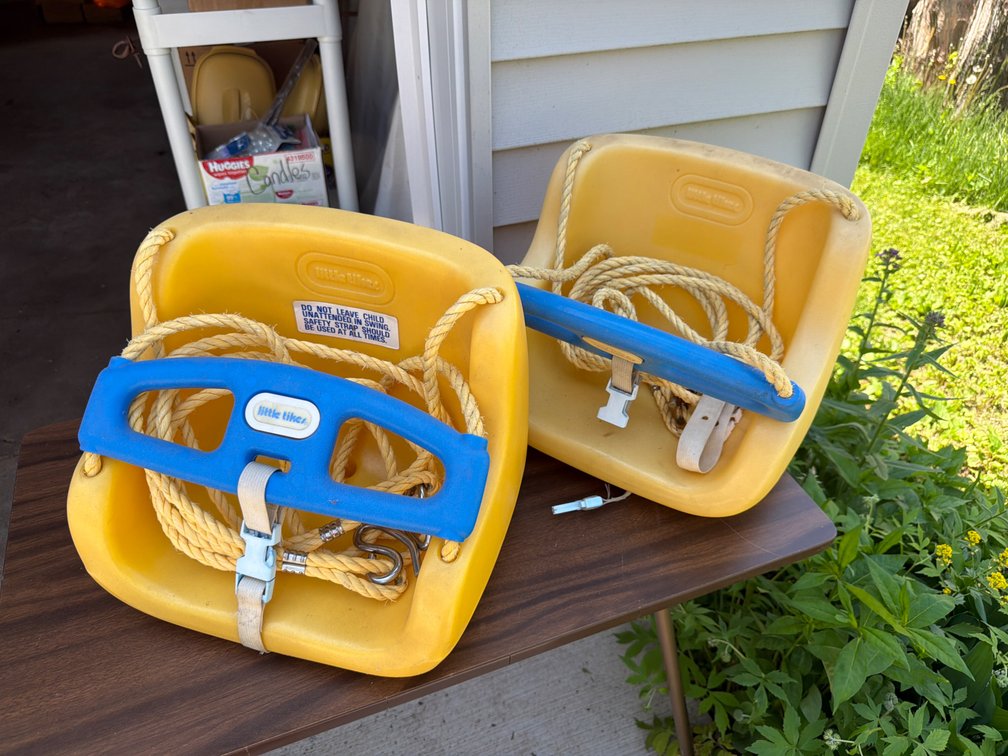 Little Tikes Swings, Hardware