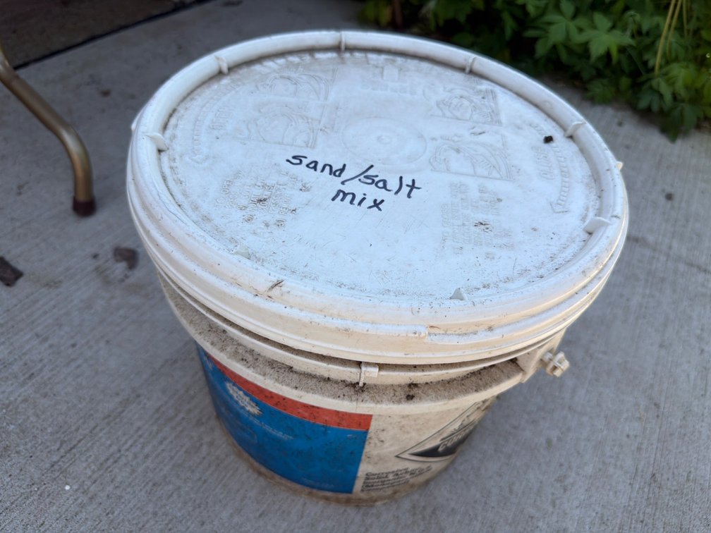 Sand/Salt Mix-Pail