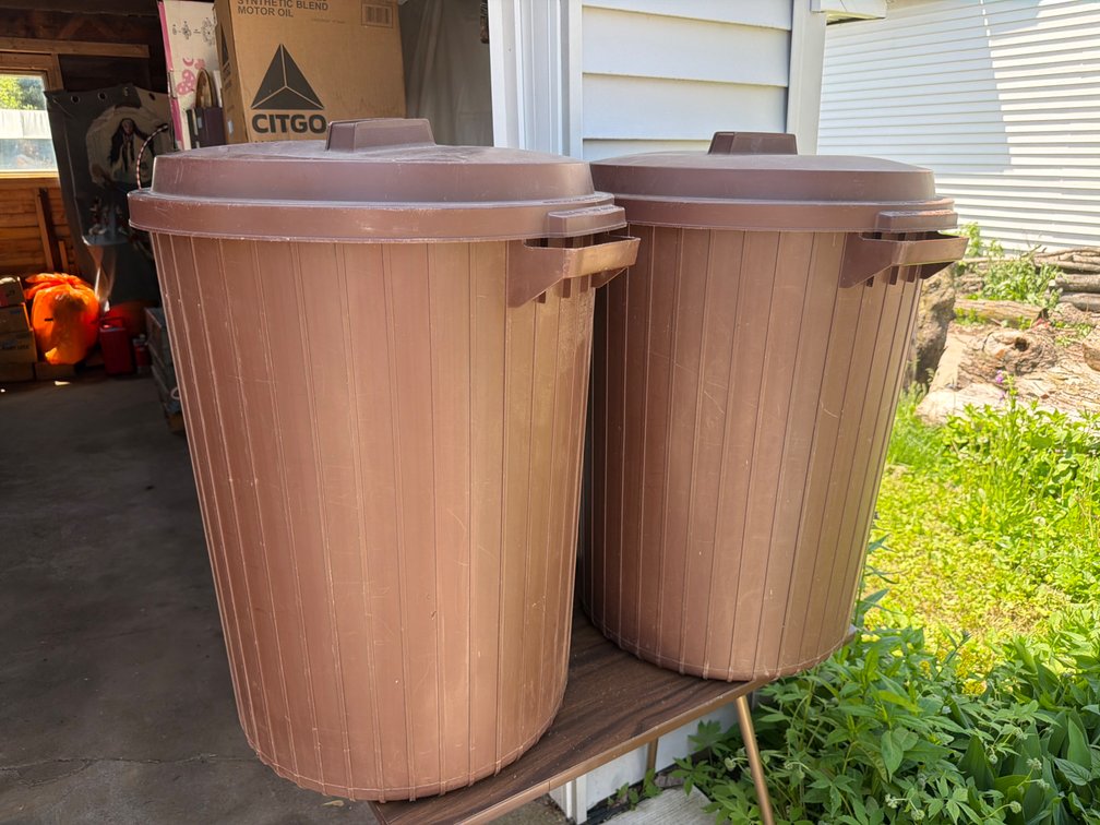 2 Rubbermaid 30 Gallon Garbage Cans